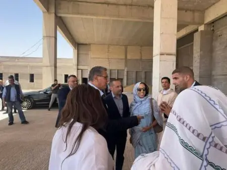 غموض يلف مصير CHU كلميم بعد تعهد أخنوش بإنهائه في 2026 " اخنوش، بوعيدة و التهراوي " في زيارة لورش المستشفى الجامعي بكلميم