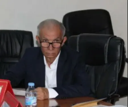رئيس جماعة من “الأحرار” يمنع “الشورط” داخل الإدارة بدعوى احترام الوقار بنعبدالله المنصوري (رئيس جماعة العروي عن الاحرار )