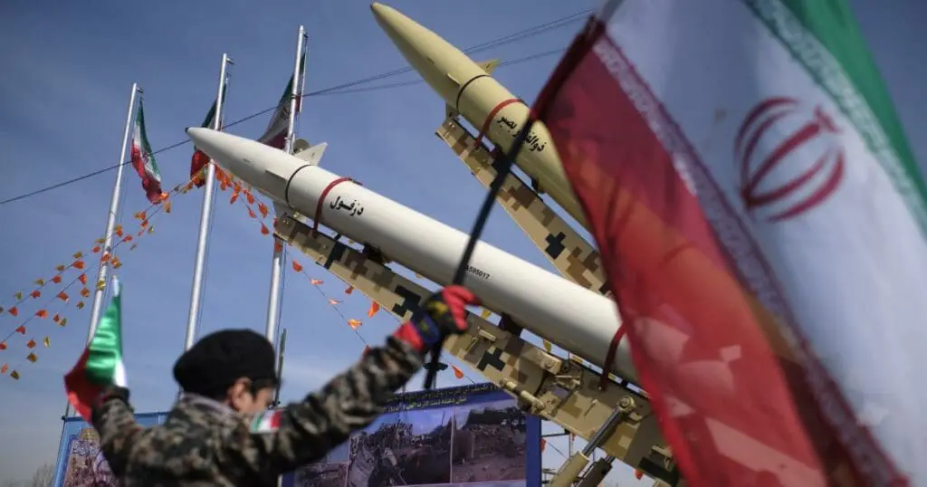 إيران تطلق 6 صواريخ على قواعد أمريكا في قطر