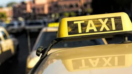 نقابة تتهم منعشاً بـ”السطو” على مشروع سكني موجه لسائقي سيارات الأجرة بأكادير