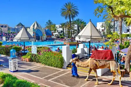 ديون تتجاوز 10 مليارات تُسقِط فندقًا سياحيًا بارزًا في أكادير فندق Caribbean Village Agador في أكادير