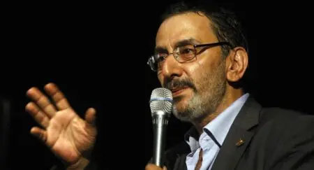 وفاة الفنان زياد الرحباني نجل فيروز عن عمر ناهز 69 عاما
