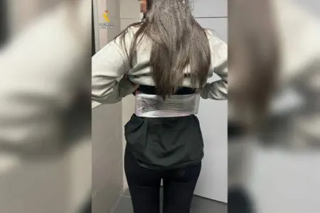 توقيف ممرضة إسبانية حاولت تهريب الحشيش عبر ميناء سبتة