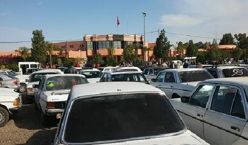 احتجاجات على الزيادة في تسعيرة “الطاكسيات” بين خريبكة وبني ملال