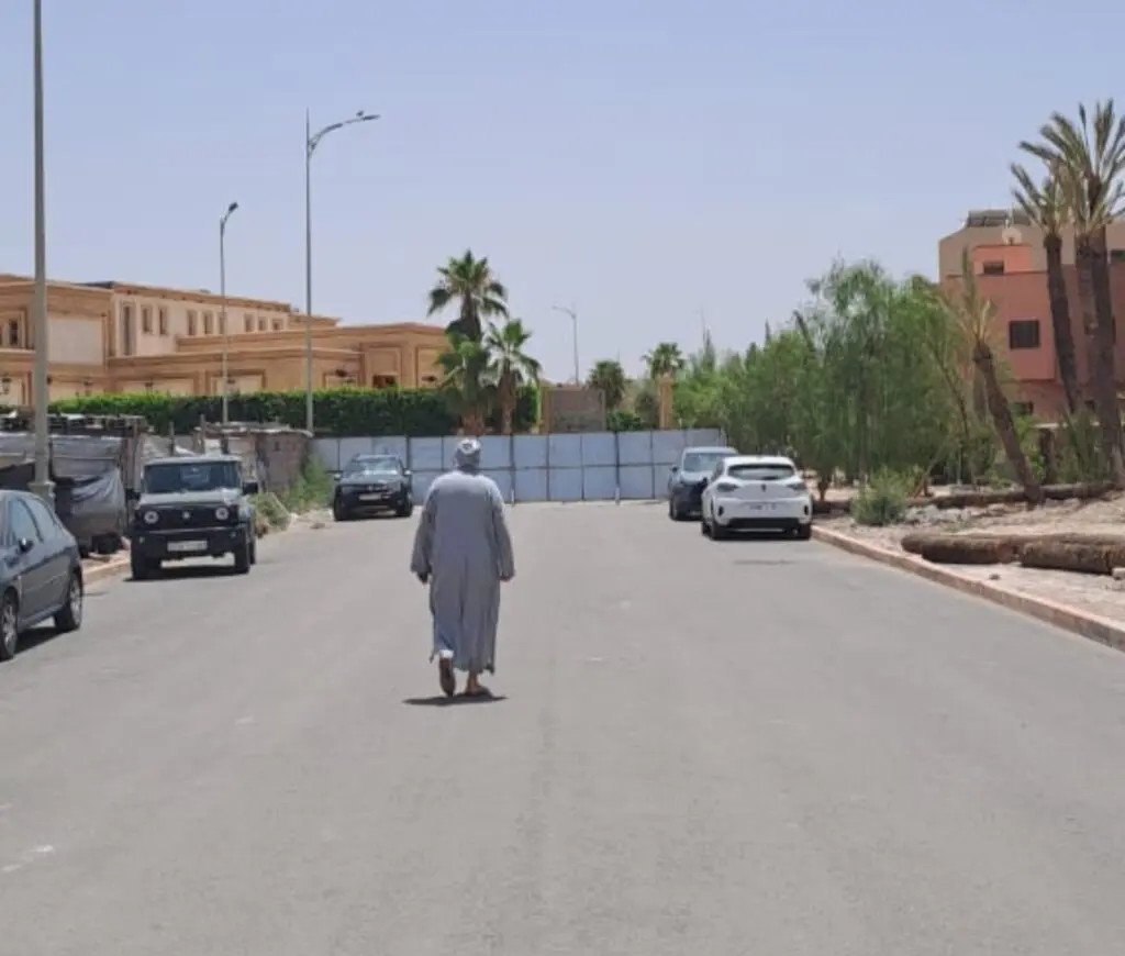 رسالة مفتوحة إلى والي مراكش بسبب “إغلاق منعش عقاري لطريق مسجد”