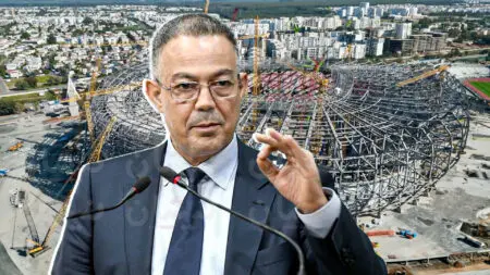 عمّال مستشفى يسابقون الزمن لإنهاء أشغال ملعب الرباط!