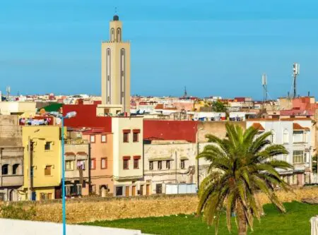 “تمونت” تندد بإقصاء الأمازيغية من الفضاءات العمومية بالجديدة