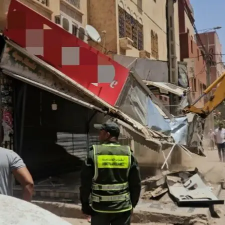 سحب رخص ونزع ستائر يفجّران غضب مهنيي المقاهي في بني ملال