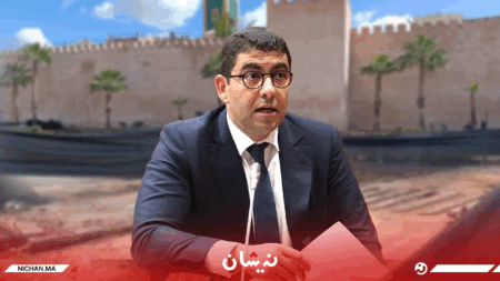 غضب في مكناس بسبب تشييد ملعب وسط ساحة تاريخية