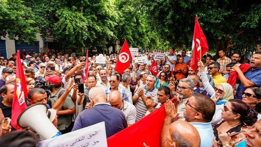 آلاف النقابيين في تونس يحتجون دفاعًا عن الحريات وحقوق العمال