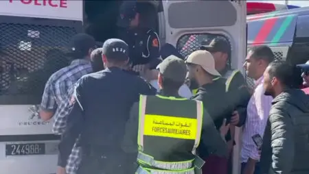 “ترانسبرانسي” تندّد بـ«ترهيب» الشباب المحتجين وتتهم الحكومة ب”شرعنة الفساد”