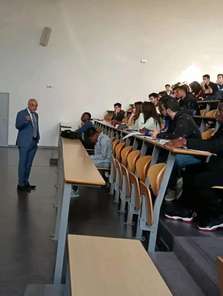 الوزير السابق ميراوي يهاجر من جديد للتدريس بجامعات فرنسا