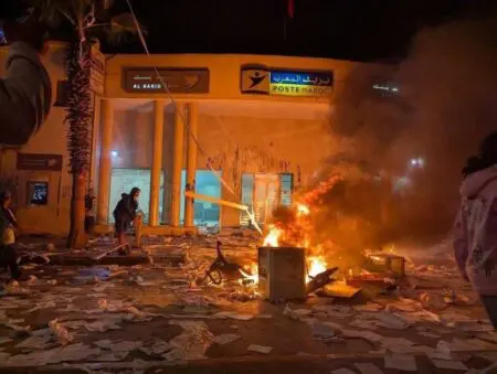 العيايدة تفقد وكالتها البريدية الوحيدة بعد ليلة احتجاجات عنيفة
