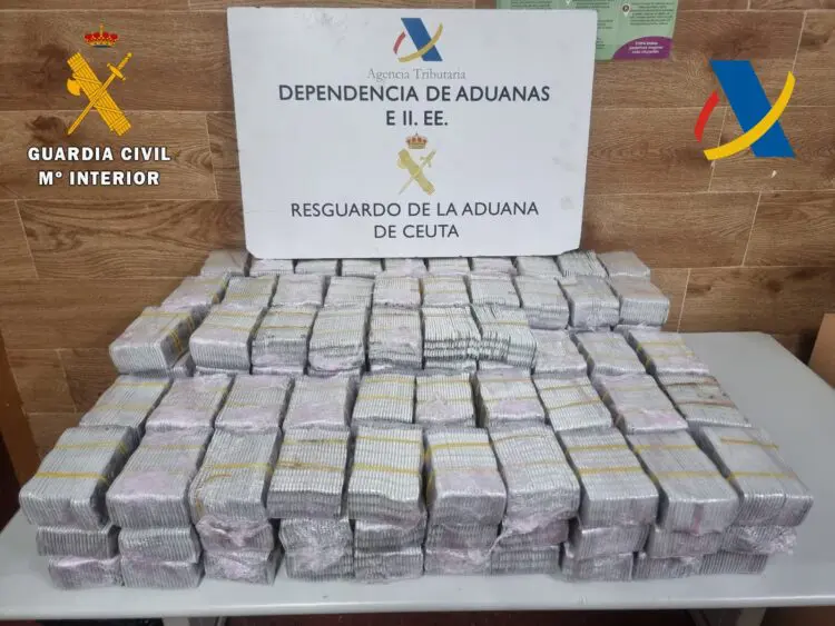 إسبانيا توقف مهربا محمّلاً بـ 106 آلاف قرص ريفتريل متجهة إلى المغرب