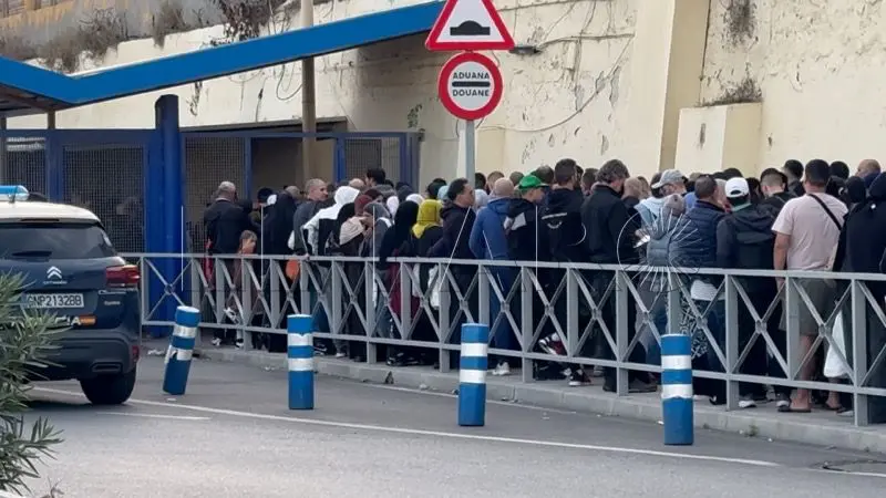 نظام الحدود الذكية بسبتة يزيد الأزمة: مشاة ومركبات عالقون لساعات