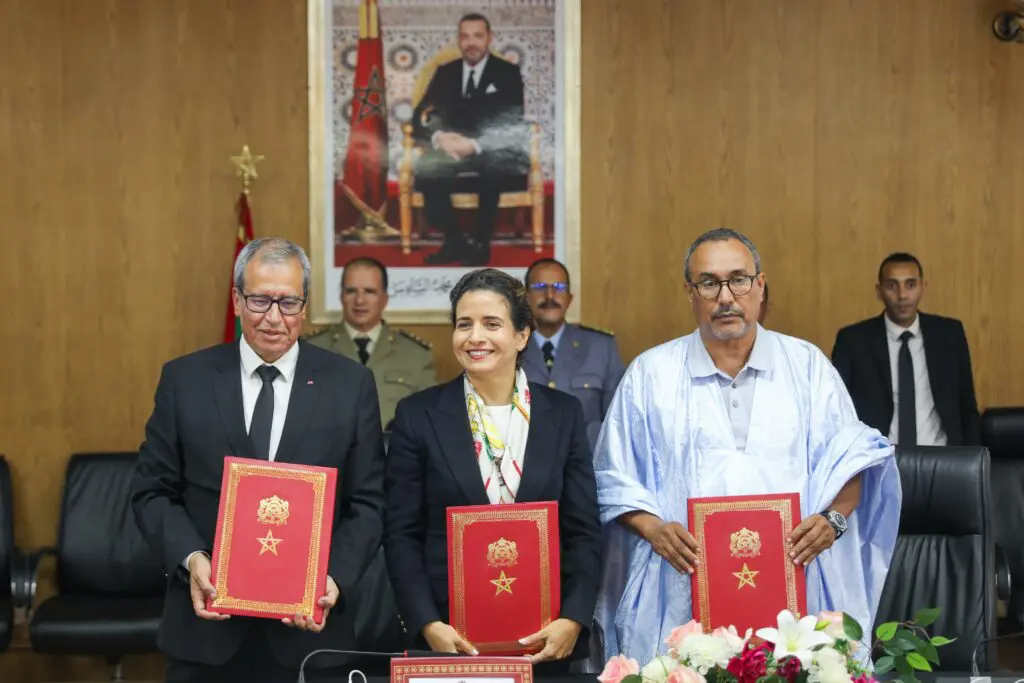 بنعلي تشرف على توقيع اتفاقيات شراكة استراتيجية بالداخلة لدعم الانتقال الطاقي والرقمنة