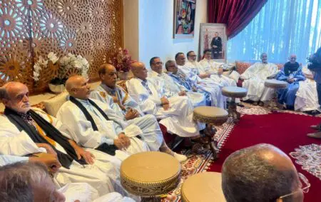 شيوخ القبائل الصحراوية يوجهون نداء لساكنة تندوف للعودة للوطن