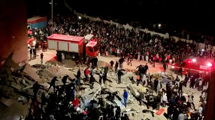 ارتفاع حصيلة وفيات فاجعة فاس إلى 20 شخصا في انهيار بنايتين