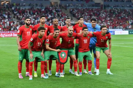 جيل ذهبي وجمهور لا يرحم.. قراءة فرنسية ترجّح تتويج المغرب بـ “الكان”
