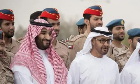 السعودية تتهم الإمارات بتهريب زعيم الانفصاليين من اليمن
