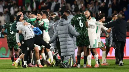 الكاف يفتح تحقيقاً بأحداث مباراتي المغرب والجزائر في كأس إفريقيا