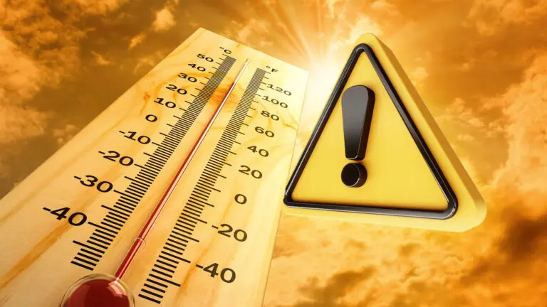 نشرة إنذارية.. موجة حر وزخات رعدية بهذه المناطق