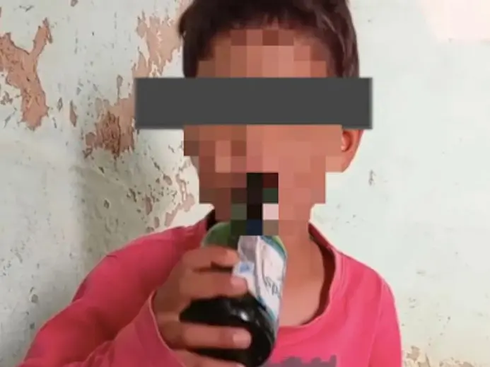 “ما تقيش ولدي” تطالب بالصرامة في قضية سقي طفل الخمر