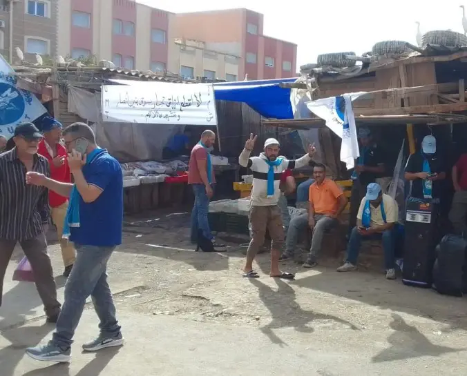 تجار بني أنصار: لا نرفض التنظيم لكننا نطالب ببديل يحفظ مصدر رزقنا