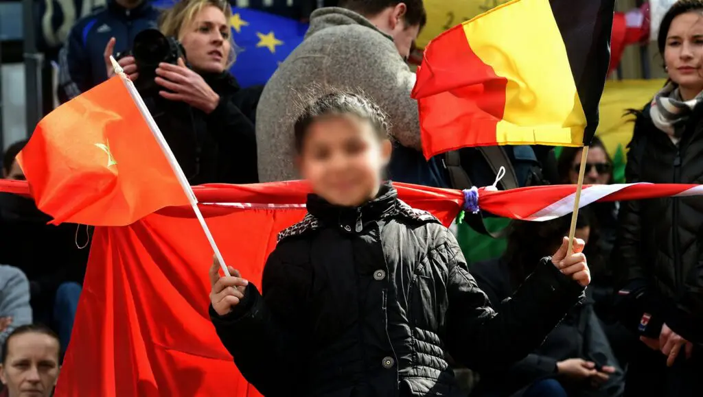 شرط بلجيكي قد يحرم الأطفال المولودين بالمغرب من الجنسية