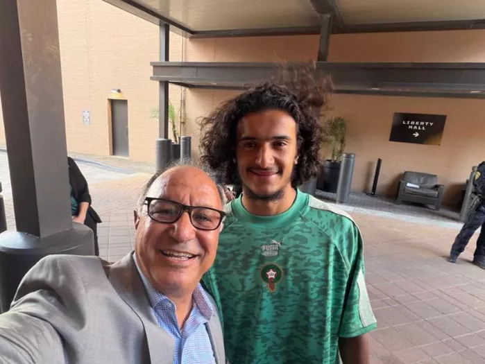 زعيم حزب مغربي يكشف: هذا ما حدث في فندق الأسود قبل مواجهة كندا