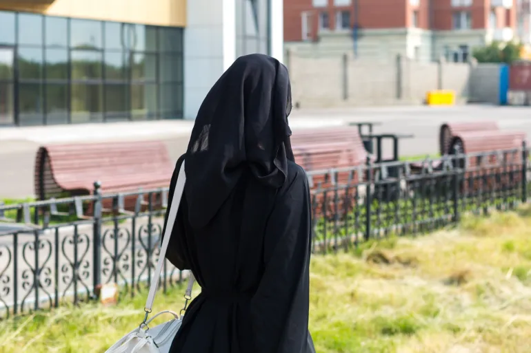 حكم قضائي يلزم مدرسة فرنسية بمراكش بقبول تلميذة محجبة
