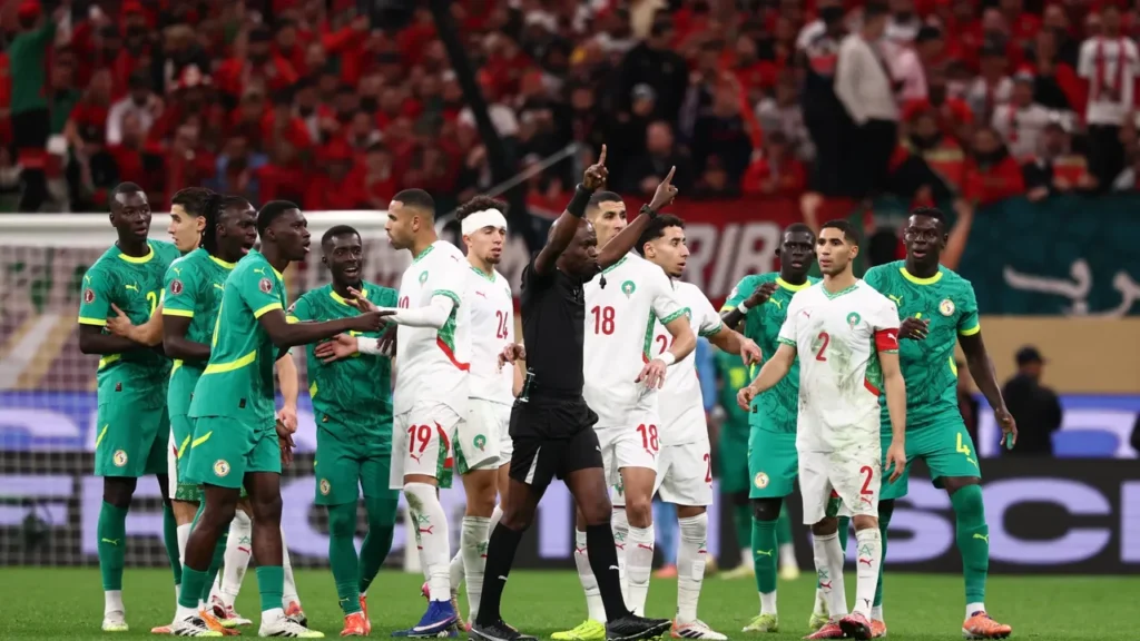 ترقب كبير لقرارات “الكاف” بعد فوضى نهائي كأس إفريقيا